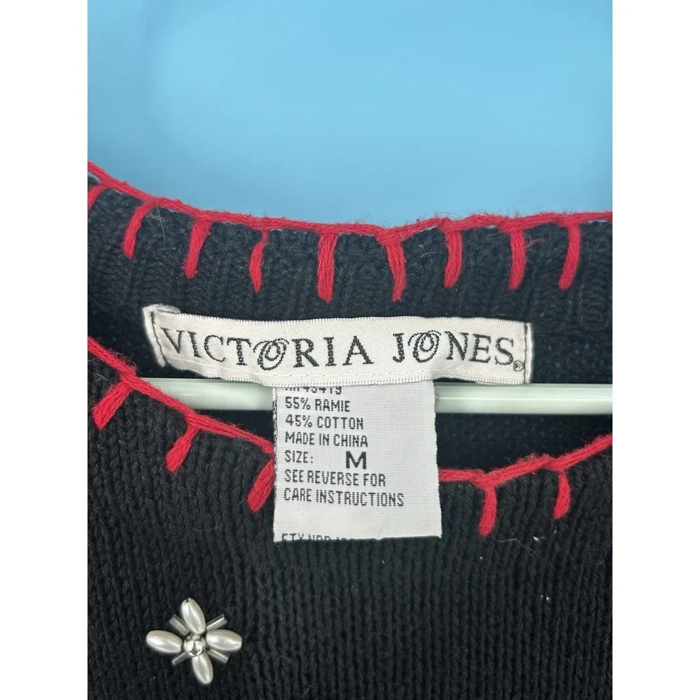 Vintage Christmas sweater with shoulder pads heavily beaded Size Medium - Picture 4 of 5
